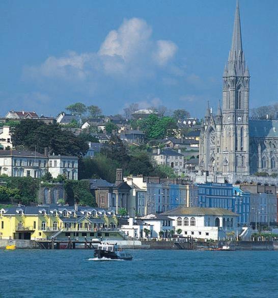 Watersedge Hotel Cobh Eksteriør billede