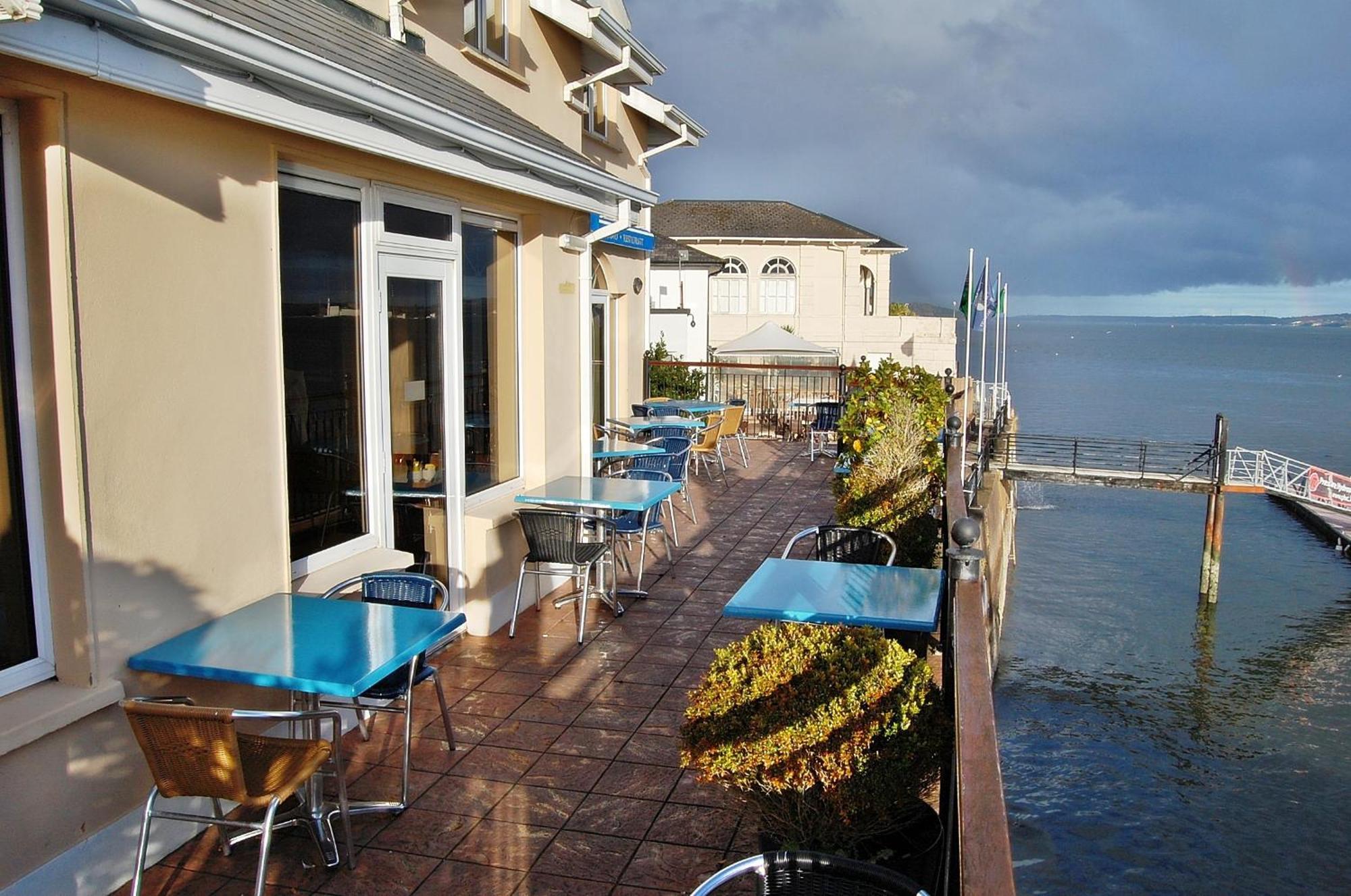 Watersedge Hotel Cobh Eksteriør billede