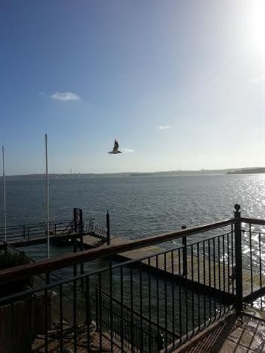 Watersedge Hotel Cobh Eksteriør billede