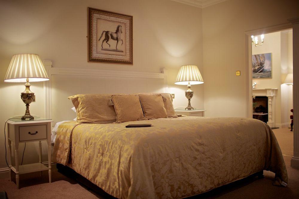 Watersedge Hotel Cobh Eksteriør billede