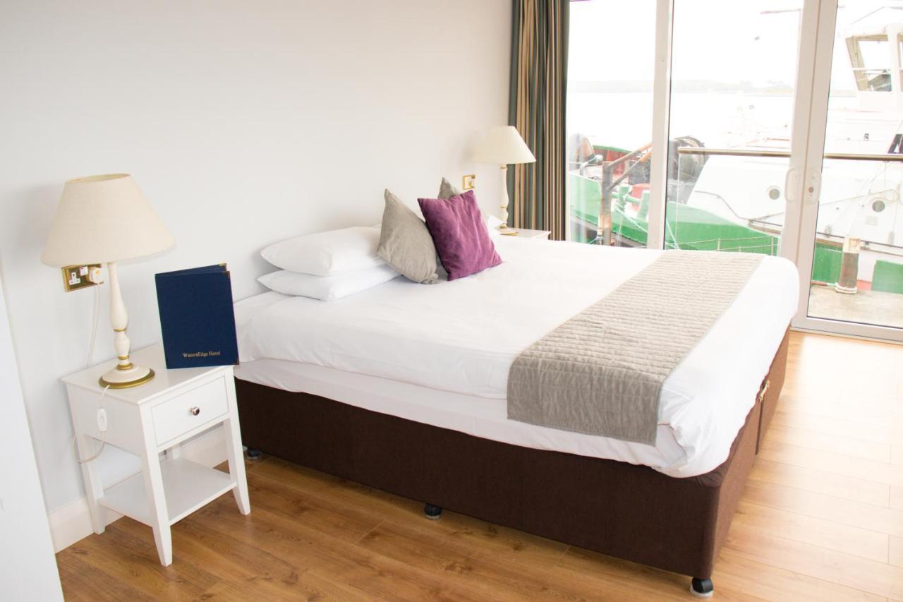 Watersedge Hotel Cobh Eksteriør billede